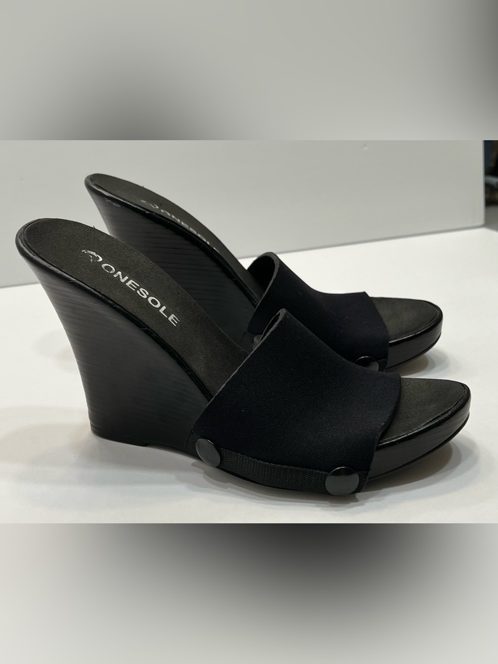 Onesole Size 6- Black Jet Setter Soft Step 4” Heel